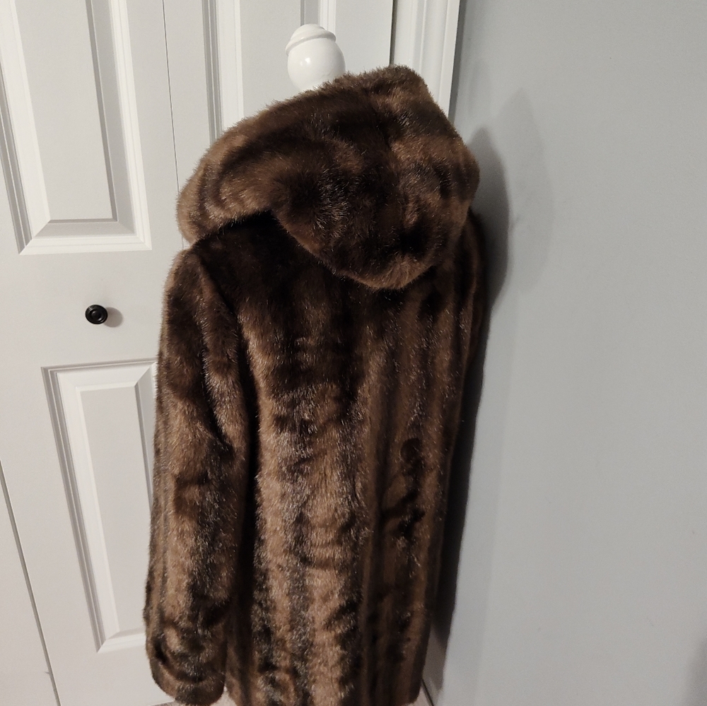 🖤Vintage 70's EUC Dennis by Dennis Basso Hooded Faux Fur Overcoat, Midlength XS - Picture 10 of 14
